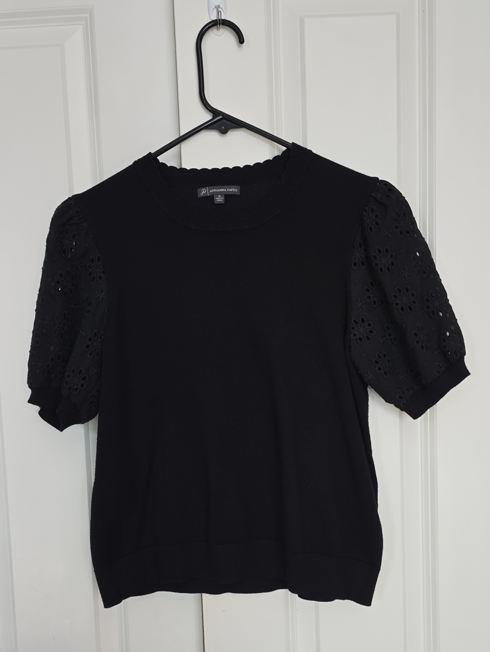 Adrianna Papell Black Short Sleeve Eyelet Puff Sleeve Top